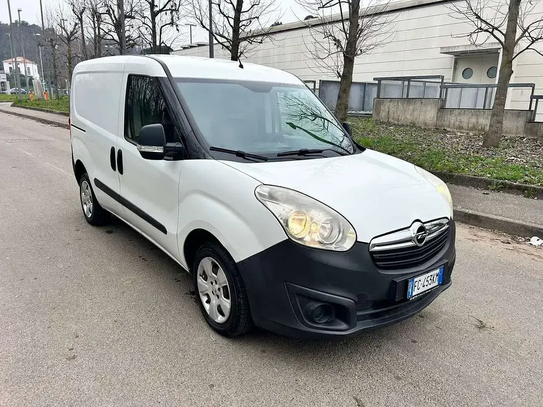Usata Opel Combo 90 CV (66 kW) 2016 Monovolume