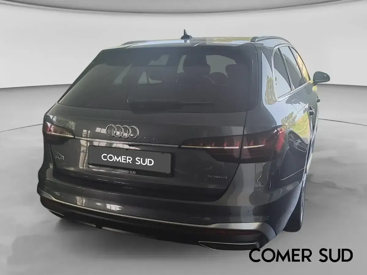 Usata Audi A4 S-Line 204 CV (150 kW) 2024 Grigio Station wagon