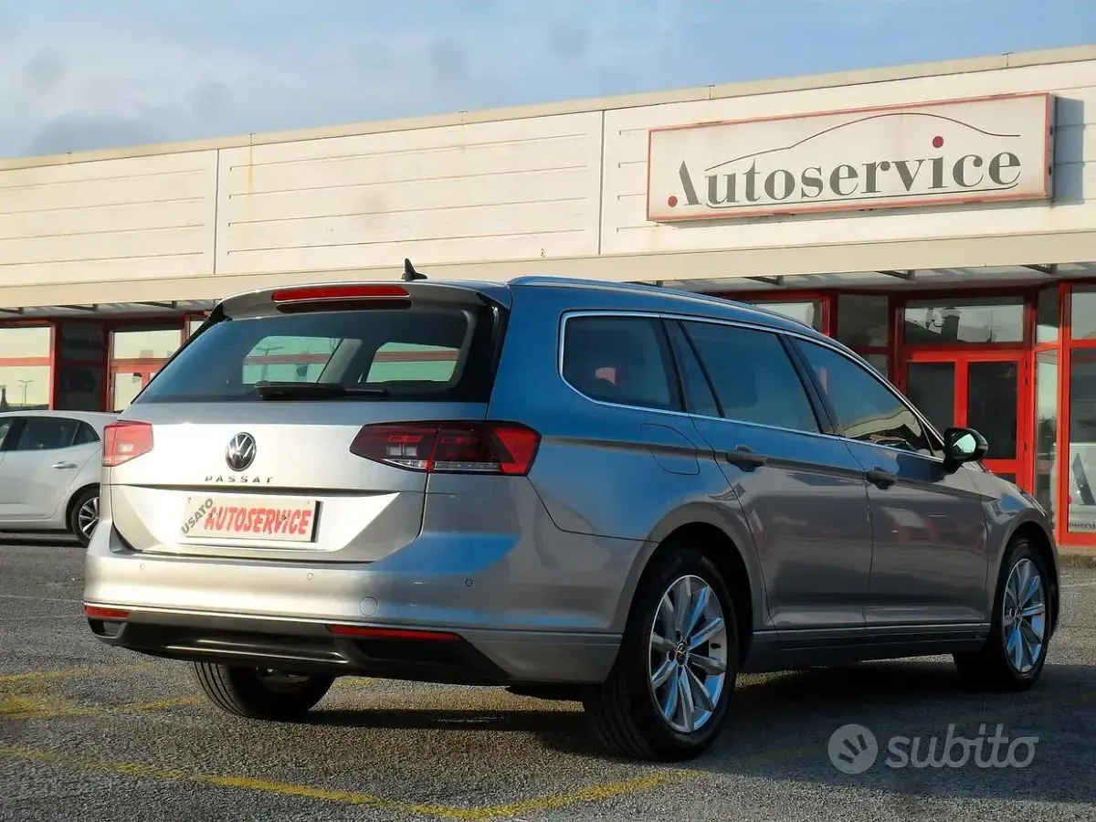 Usata VW Passat Business 150 CV (110 kW) 2021 Grigio Station wagon