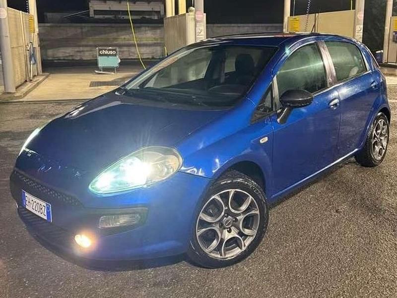 Blu/azzurro Usata 2011 Fiat Punto Evo Due volumi | 5000 € (Buon prezzo) - Immagine 1/4