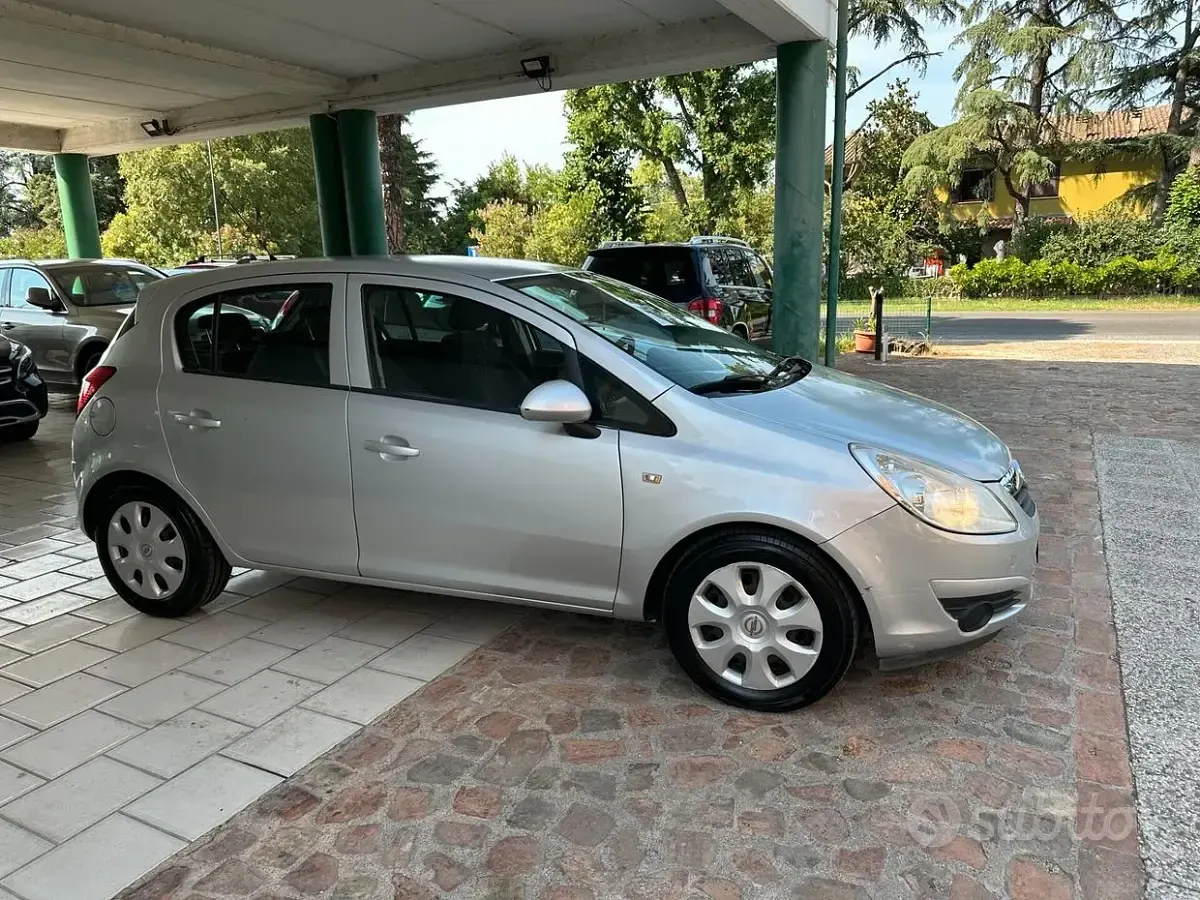 Usata Opel Corsa 80 CV (58 kW) 2009 Grigio Utilitaria