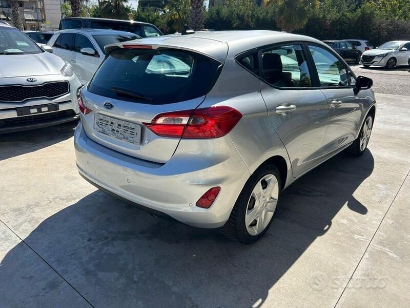 Usata Ford Fiesta Business Edition 86 CV (63 kW) 2020 Argento Utilitaria