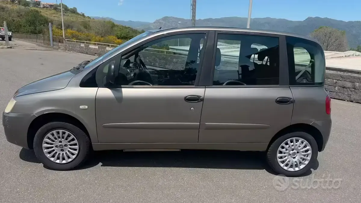 Usata Fiat Multipla 103 CV (75 kW) 2009 Grigio Monovolume