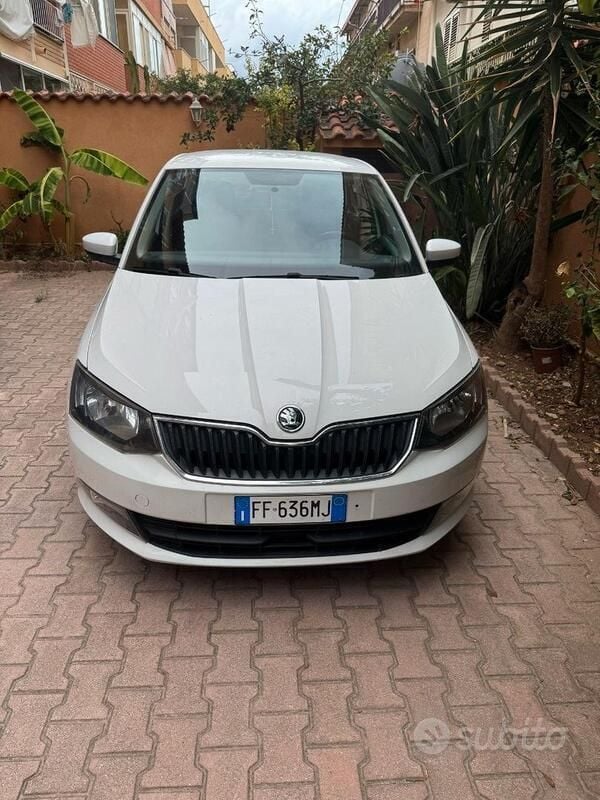 Bianco Usata 2016 Skoda Fabia Due volumi | 7299 € (Molto cara) - Immagine 1/4