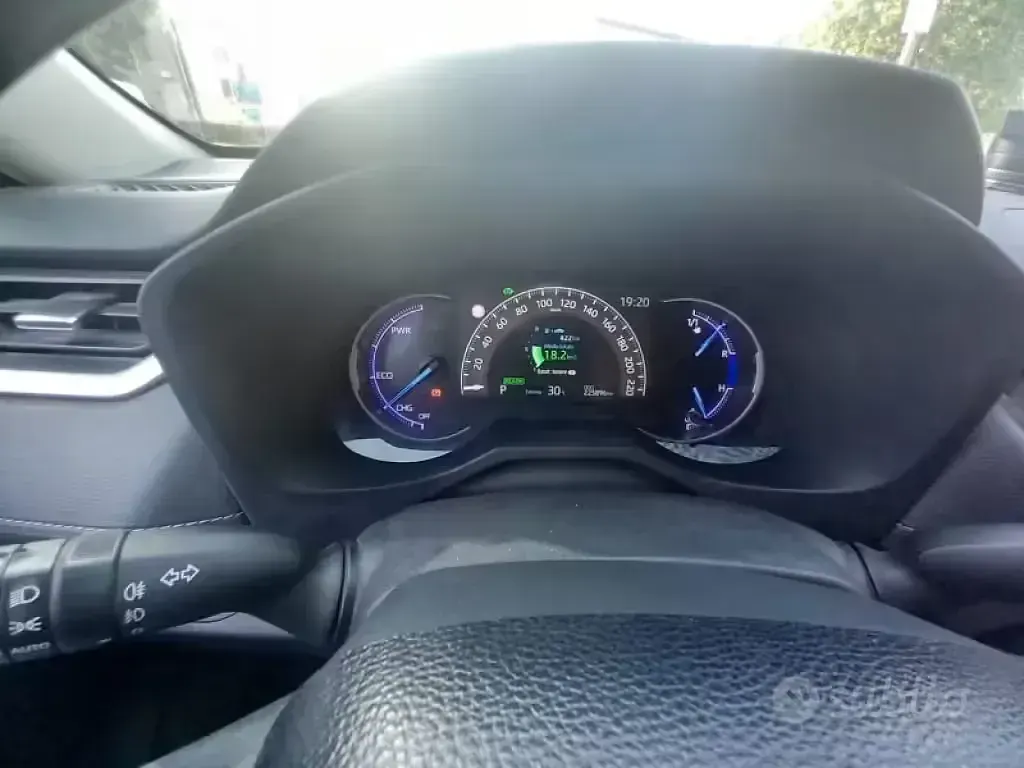 Usata Toyota RAV4 Hybrid Active 178 CV (130 kW) 2020 Nero SUV