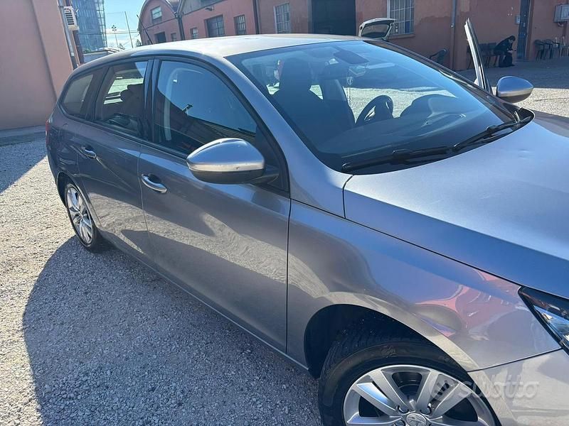 Occasion Peugeot 308 SW 116 ch (85 kW) 2015 Gris Break