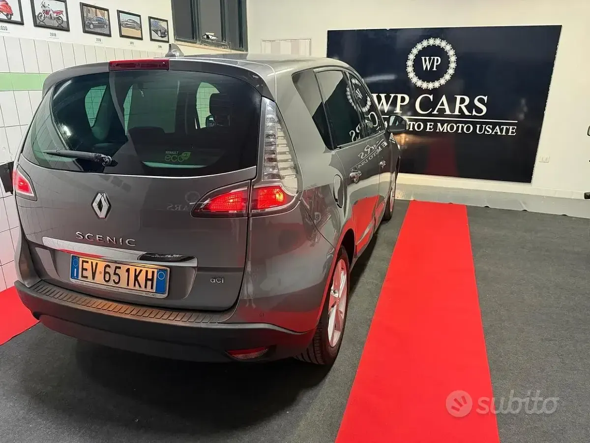 Usata Renault Scénic 110 CV (80 kW) 2014 Grigio Monovolume