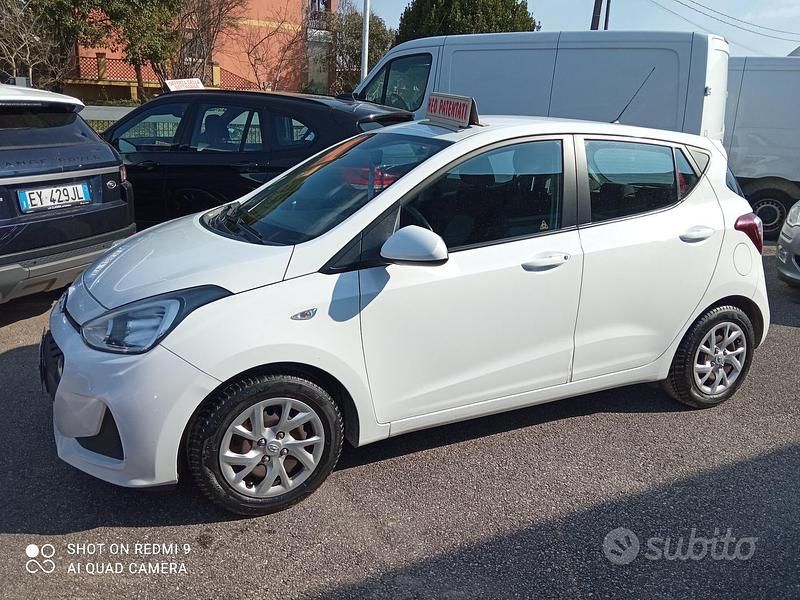 Usata Hyundai i10 66 CV (48 kW) 2022 Bianco Utilitaria