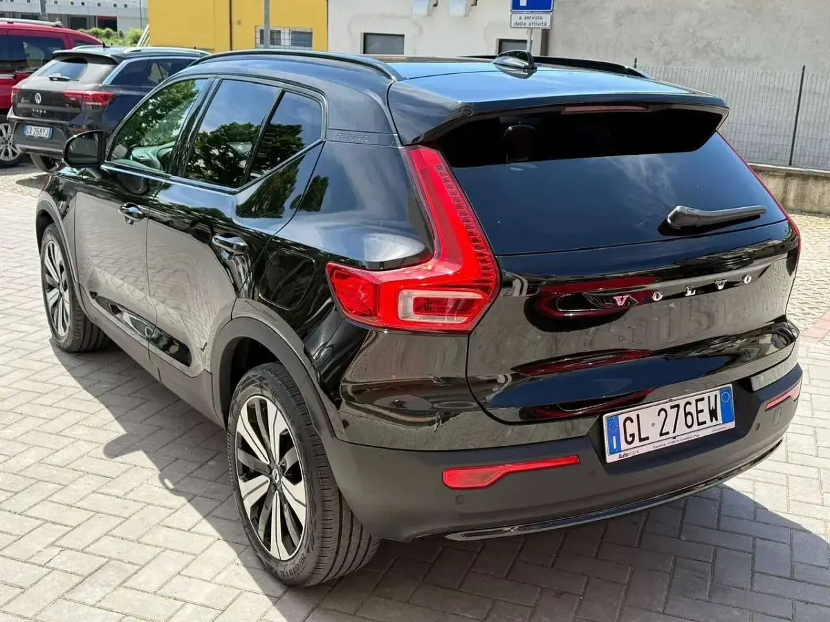 Usata Volvo XC40 Core 80 kW (109 CV) 2022 Nero SUV