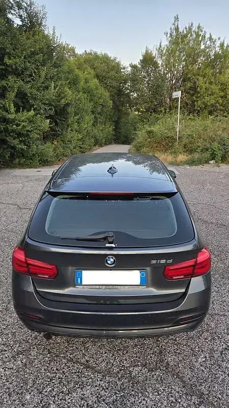 Usata BMW 318 Advantage 150 CV (110 kW) 2015 Grigio Station wagon