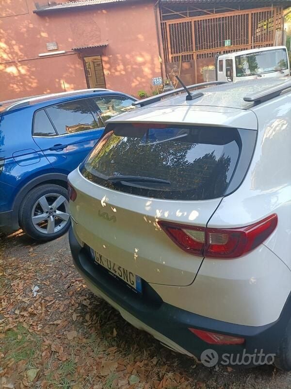 Usata Kia Stonic 84 CV (61 kW) 2022 Bianco SUV