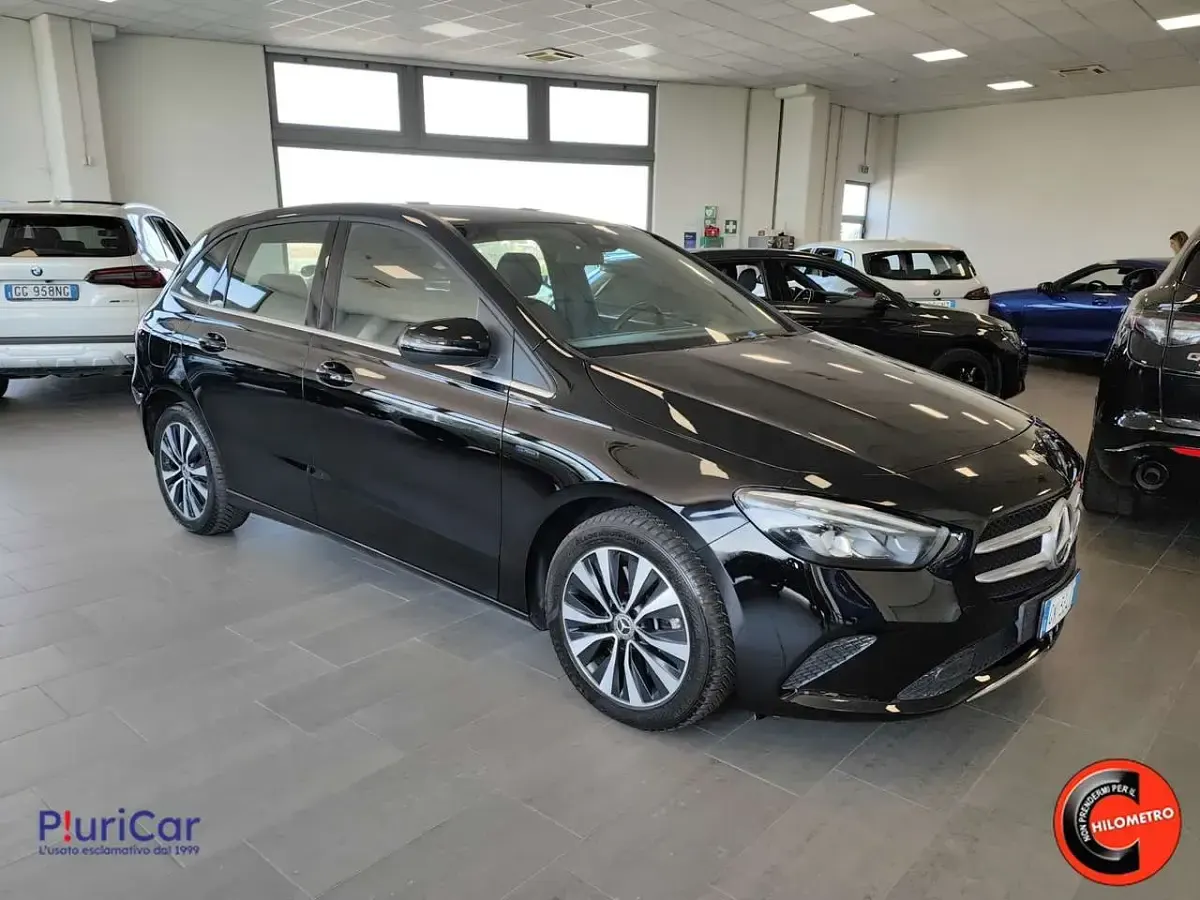 Usata Mercedes B250 160 CV (117 kW) 2022 Nero Utilitaria