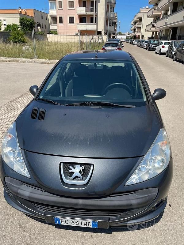 Usata Peugeot 206 68 CV (50 kW) 2011 Grigio Utilitaria
