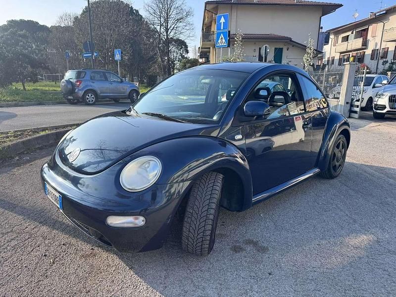 Usata VW New Beetle 116 CV (85 kW) 2000 Blu Utilitaria