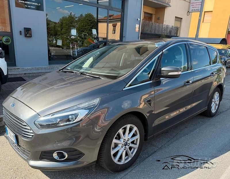 Usata Ford S-MAX Vignale 150 CV (110 kW) 2016 Grigio Monovolume