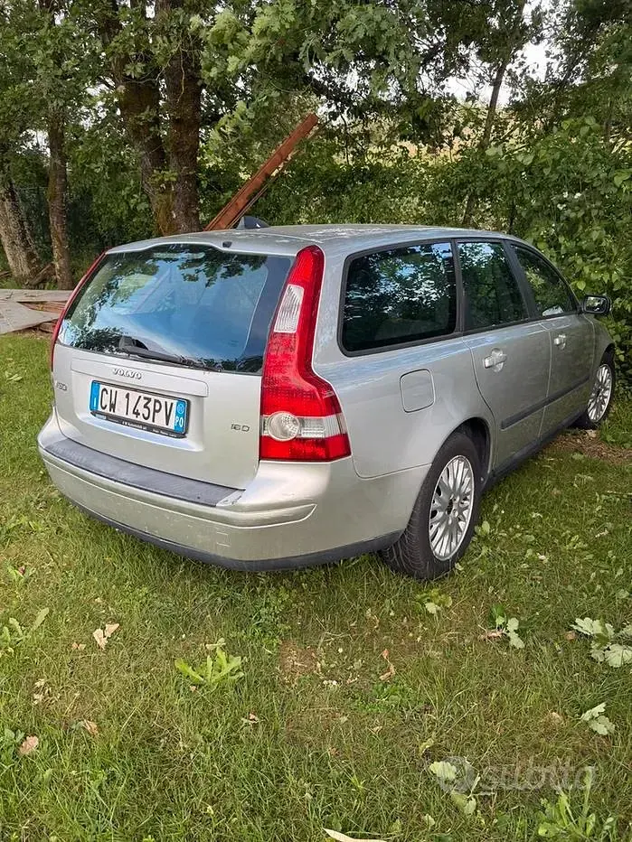 Usata Volvo V50 Summum 109 CV (80 kW) 2005 Grigio Station wagon