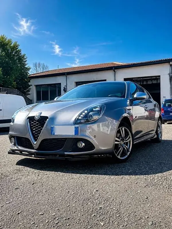 Usata Alfa Romeo Giulietta Exclusive 120 CV (88 kW) 2016 Utilitaria