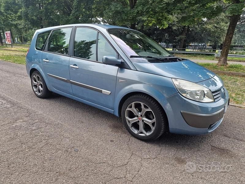 Usata Renault Grand Scénic Luxe 134 CV (98 kW) 2005 Blu Monovolume