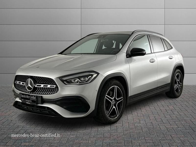 Usata Mercedes GLA180 Premium 116 CV (85 kW) 2022 Argento SUV