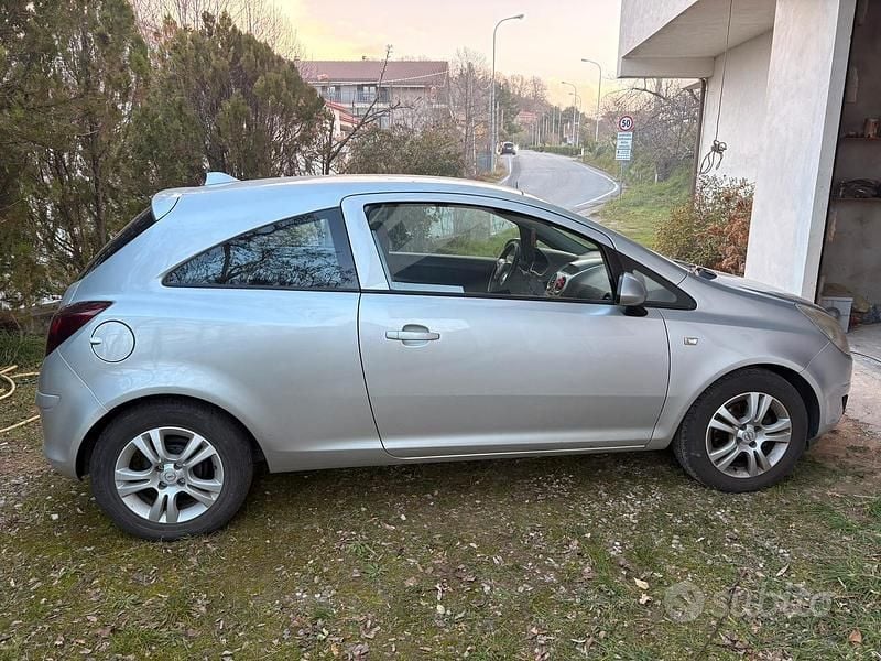 Usata Opel Corsa 80 CV (58 kW) 2009 Grigio Utilitaria