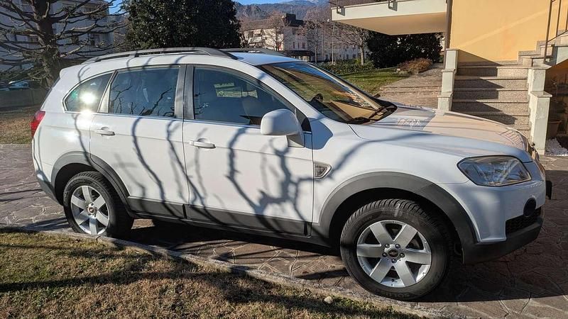 Usata Chevrolet Captiva 126 CV (92 kW) 2010 Bianco SUV