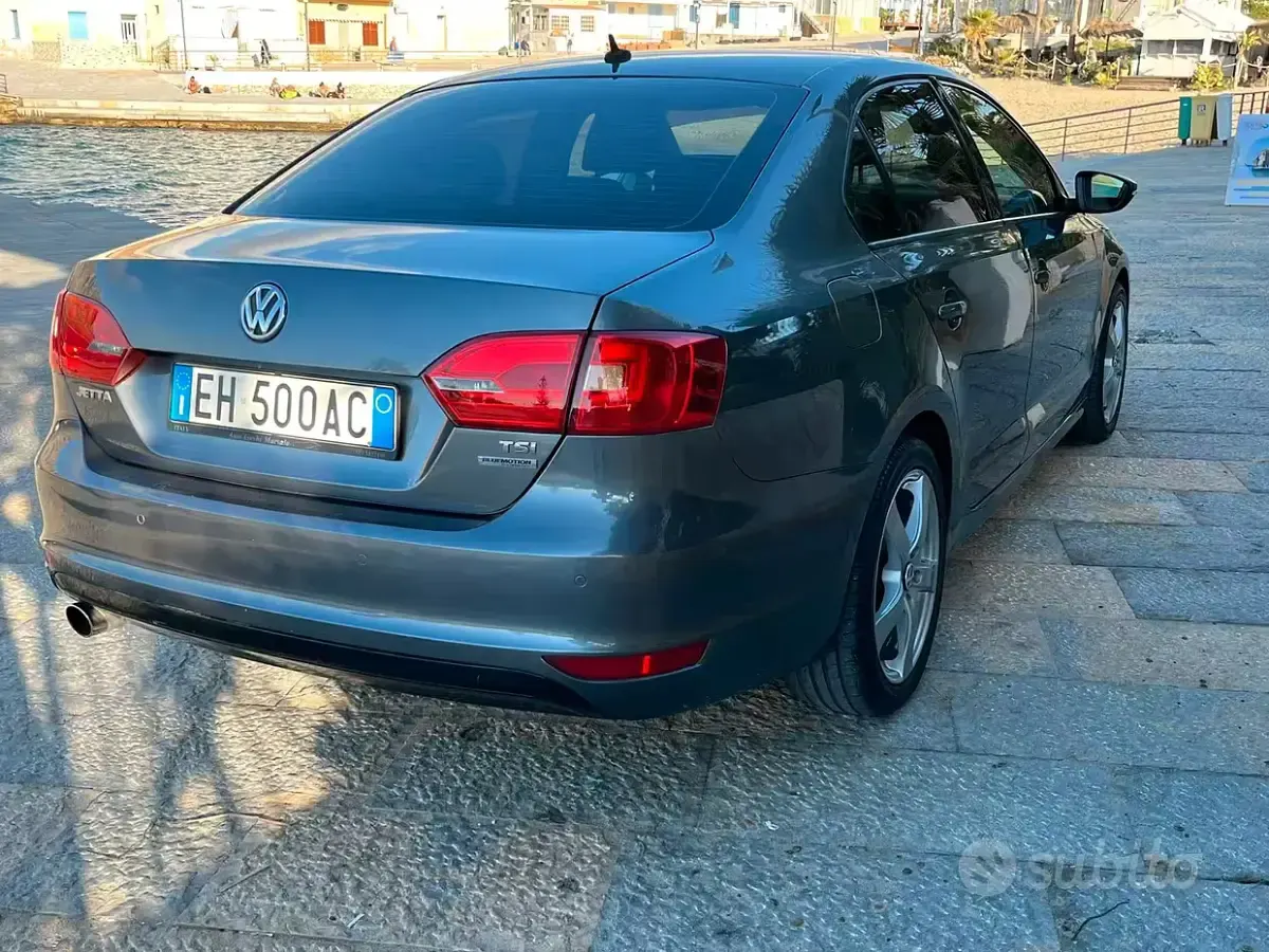 Usata VW Jetta 105 CV (77 kW) 2011 Grigio Berlina