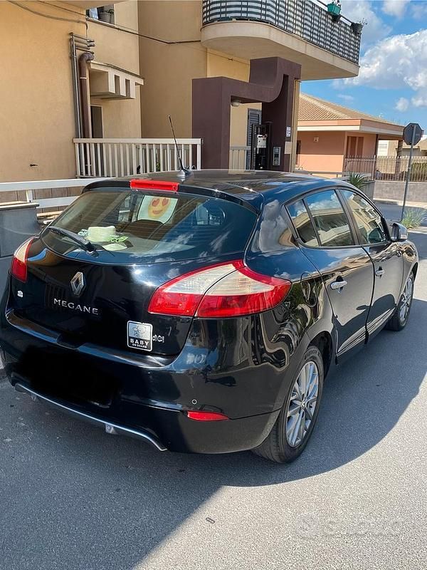 Usata Renault Mégane 110 CV (80 kW) 2014 Nero Berlina