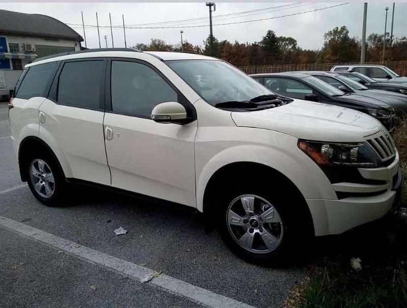 Usata Mahindra XUV500 140 CV (102 kW) 2015 Bianco SUV