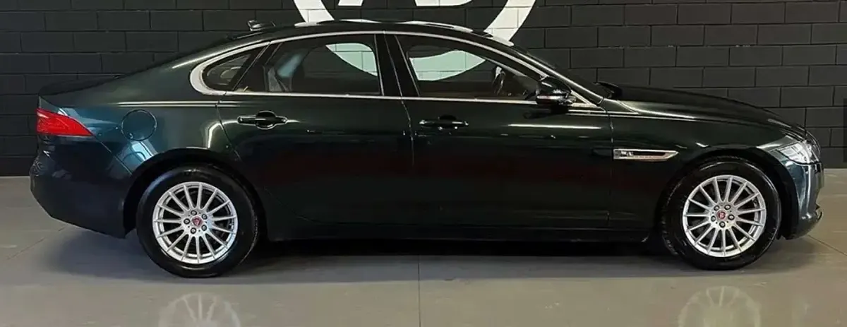 Usata Jaguar XF Business Edition 163 CV (119 kW) 2016 Verde Berlina