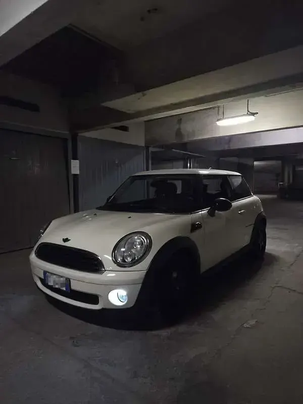 Usata Mini Cooper 75 CV (55 kW) 2009 Utilitaria