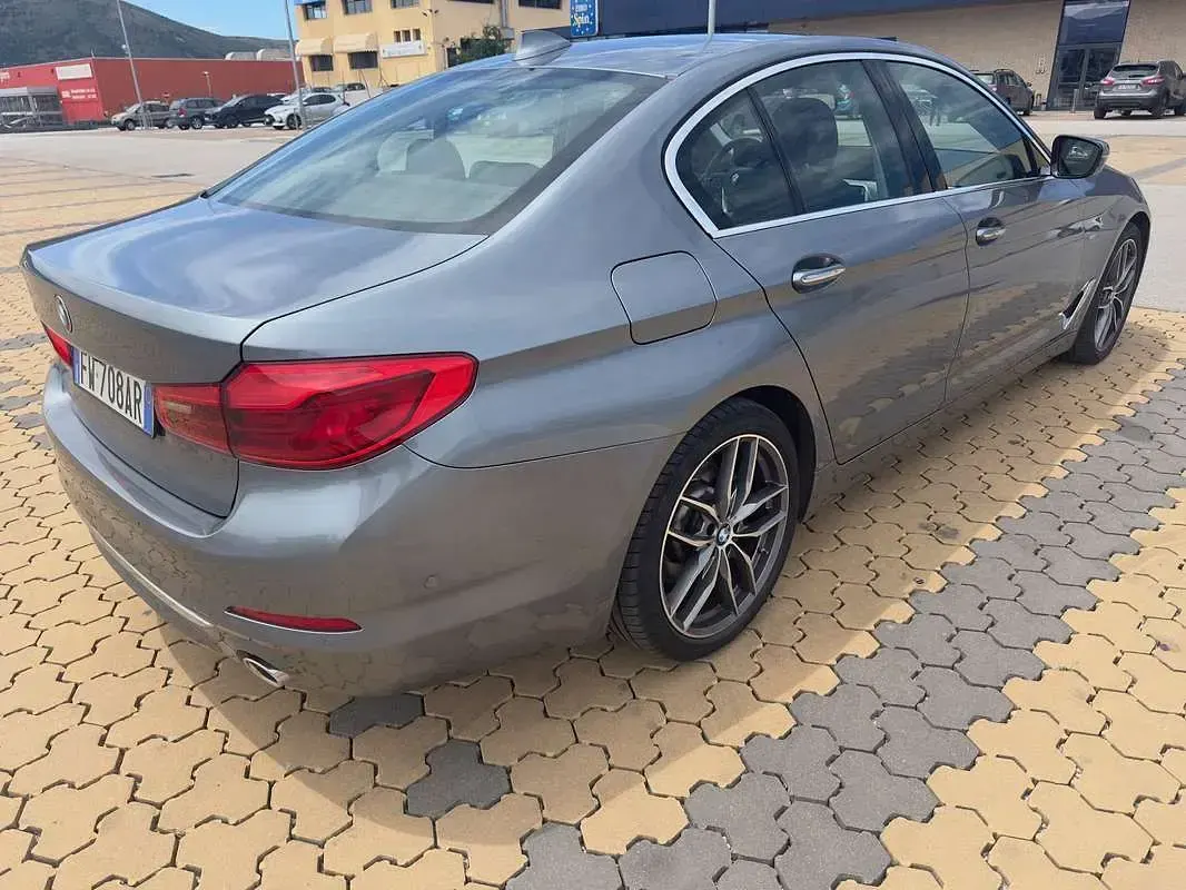 Usata BMW 520 Luxury Line 190 CV (139 kW) 2019 Grigio Berlina