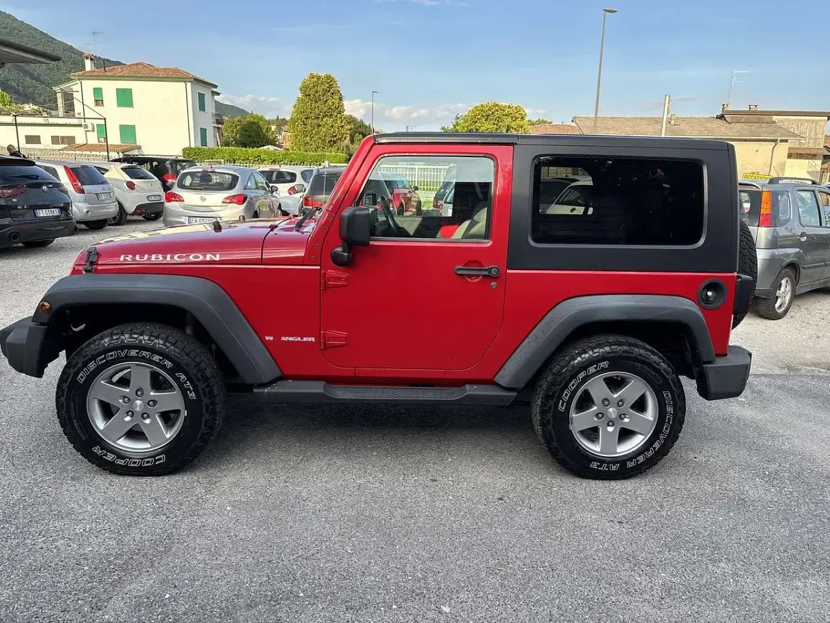 Usata Jeep Wrangler Rubicon 177 CV (130 kW) 2011 Rosso SUV