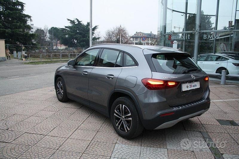 Usata Mercedes GLA200 Business 150 CV (110 kW) 2023 Grigio SUV