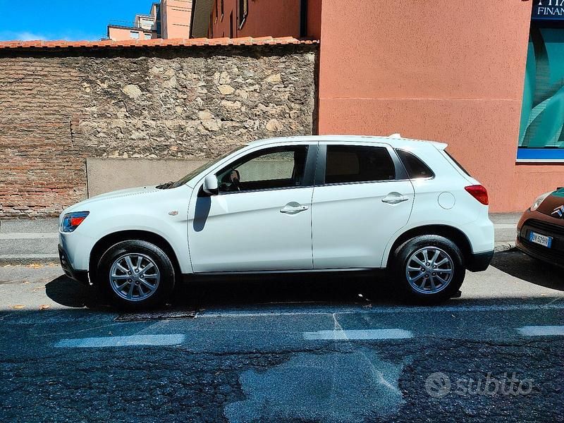 Usata Mitsubishi ASX Invite 117 CV (86 kW) 2011 Bianco SUV