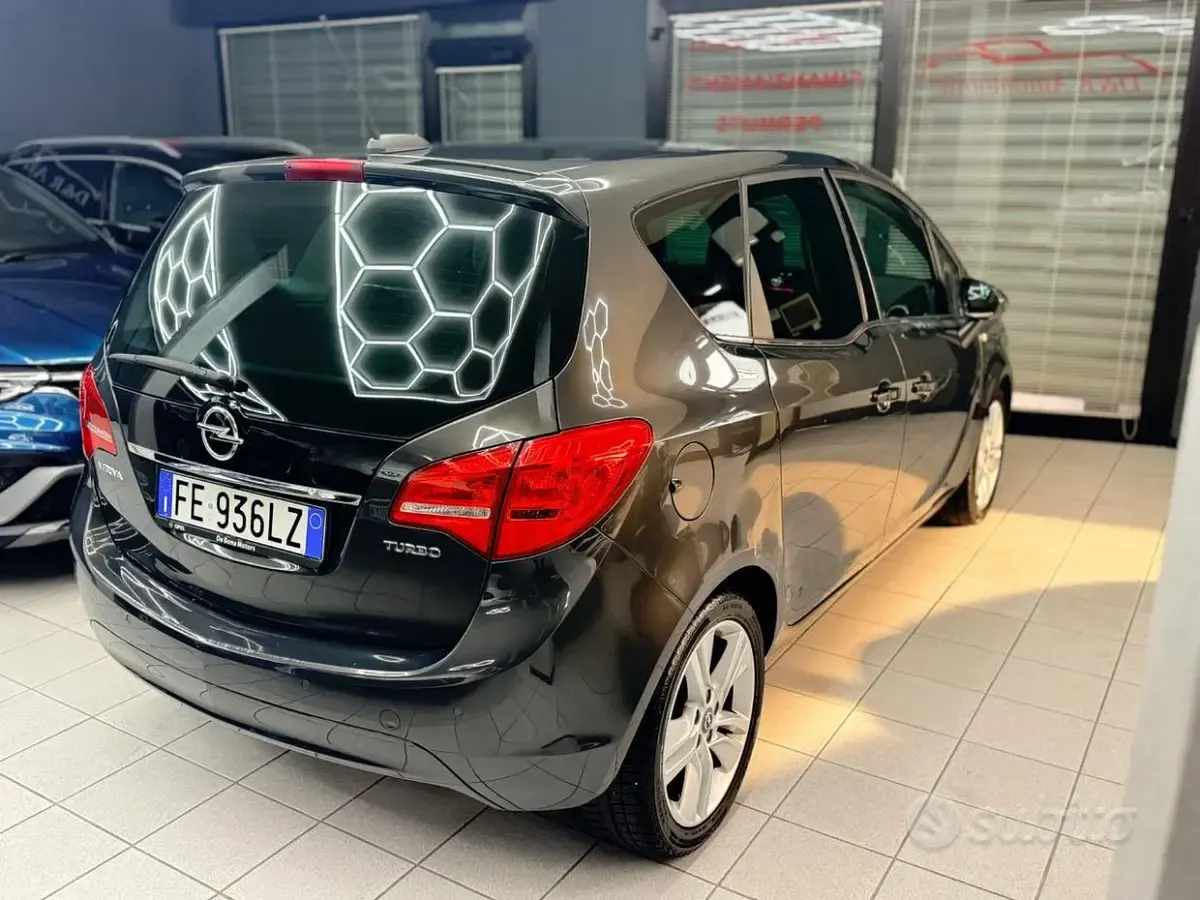 Usata Opel Meriva Cosmo 120 CV (88 kW) 2016 Grigio Monovolume
