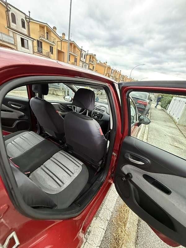 Usata Fiat Punto Evo Active 69 CV (50 kW) 2012 Utilitaria