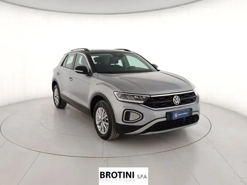 Usata VW T-Roc Life 150 CV (110 kW) 2025 Grigio metallizzato SUV