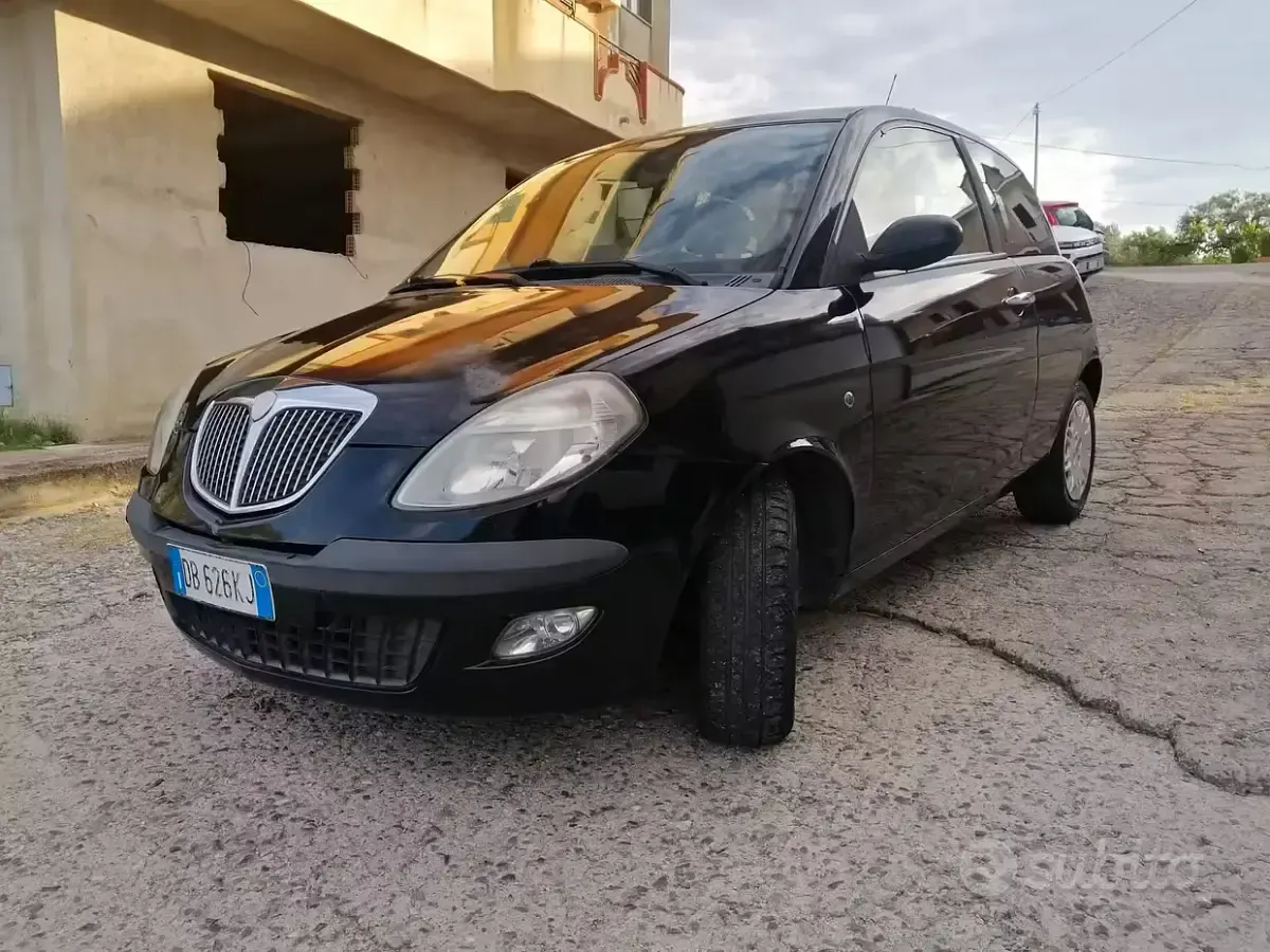 Usata Lancia Ypsilon 60 CV (44 kW) 2006 Utilitaria