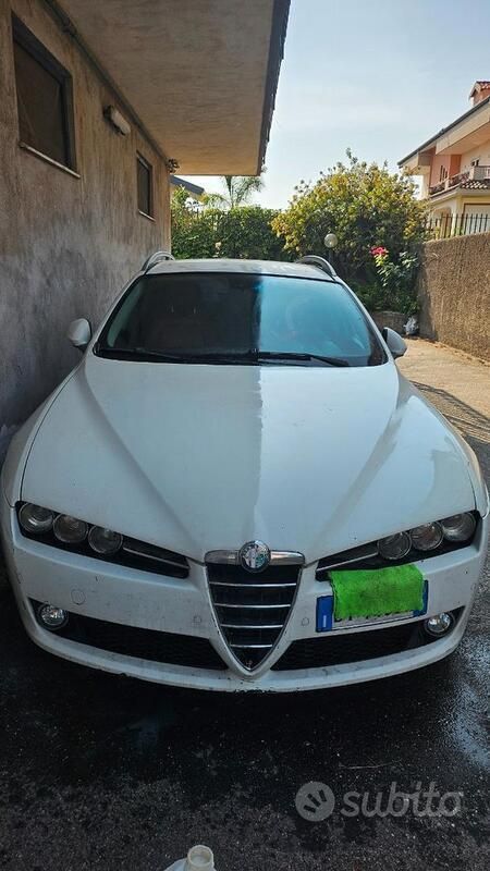 Bianco Usata 2009 Alfa Romeo 159 Station wagon | 4300 € - Immagine 1/4
