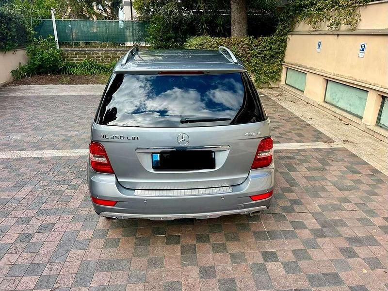 Usata Mercedes ML350 Edition 231 CV (169 kW) 2011 Grigio SUV