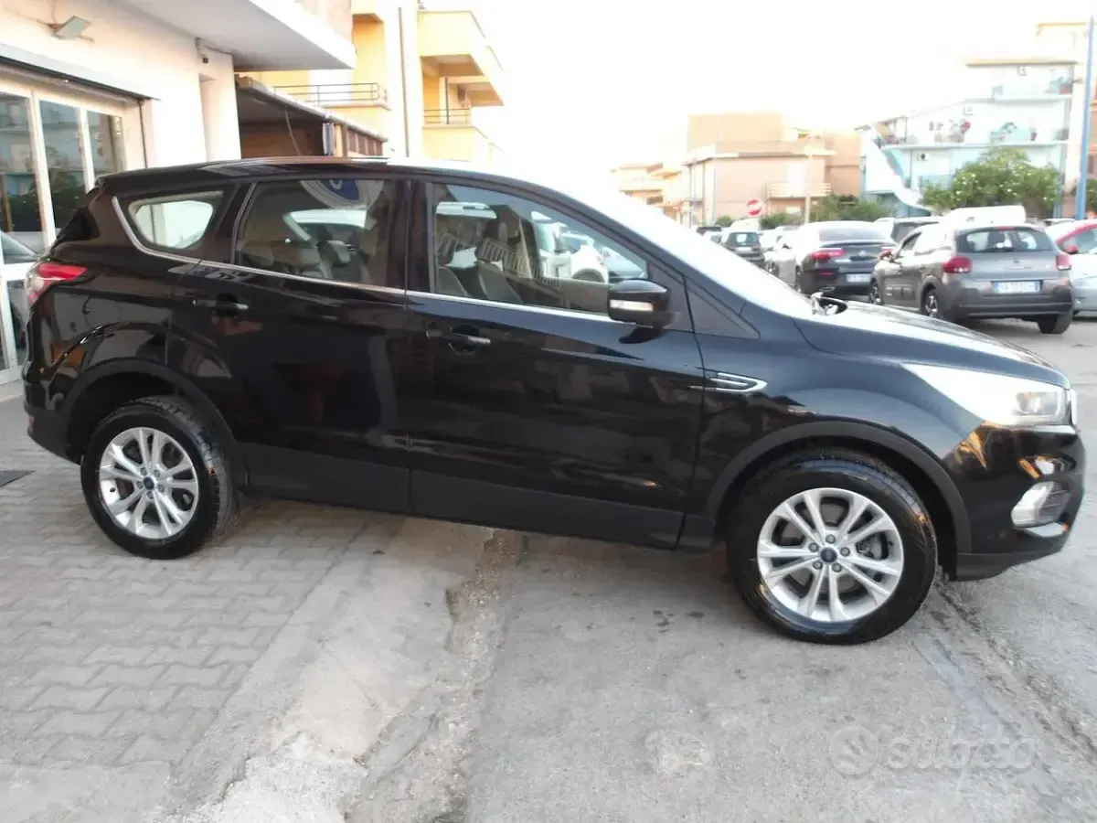 Occasion Ford Kuga Titanium S 150 ch (110 kW) 2017 Noir SUV