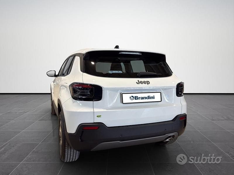 Usata Jeep Avenger Longitude 101 CV (74 kW) 2024 Bianco SUV