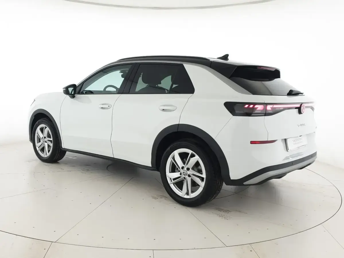 Nuova VW T-Roc Life 150 CV (110 kW) 2026 Pure white nero SUV