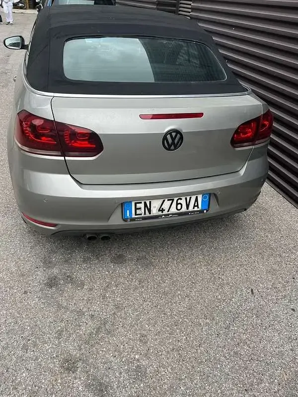 Usata VW Golf Cabriolet 140 CV (102 kW) 2012 Argento Cabrio