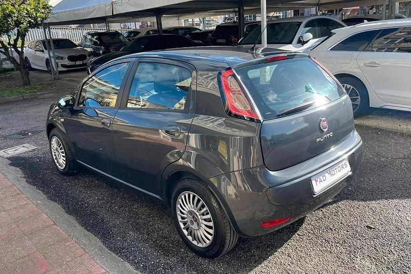 Usata Fiat Punto Lounge 85 CV (62 kW) 2013 Grigio Berlina