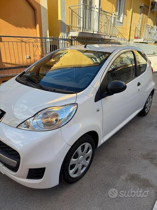 Usata Peugeot 107 Allure 68 CV (50 kW) 2009 Bianco Utilitaria