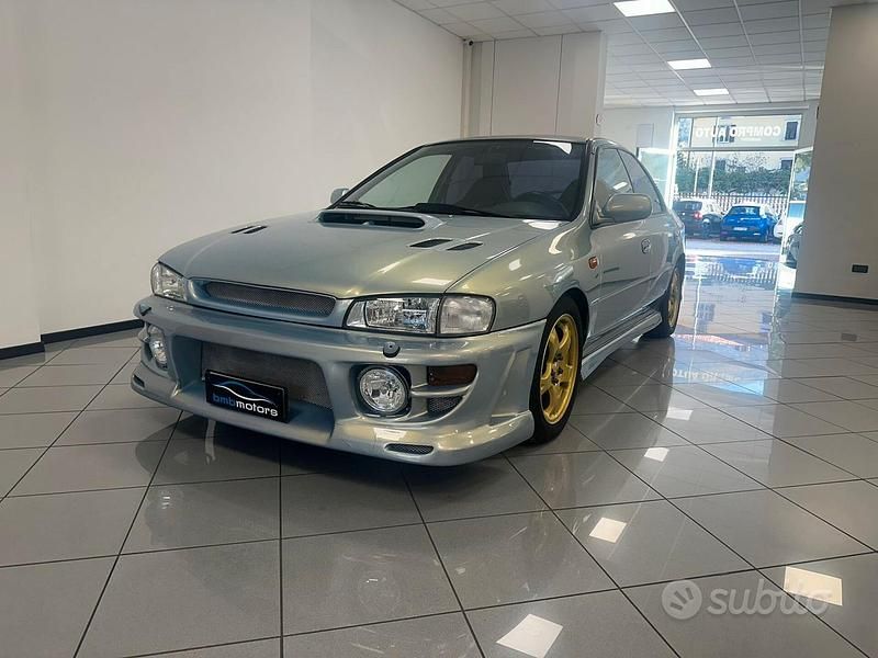 Blu/azzurro Usata 1997 Subaru Impreza Tre volumi | 21.450 € (Buon prezzo) - Immagine 1/4