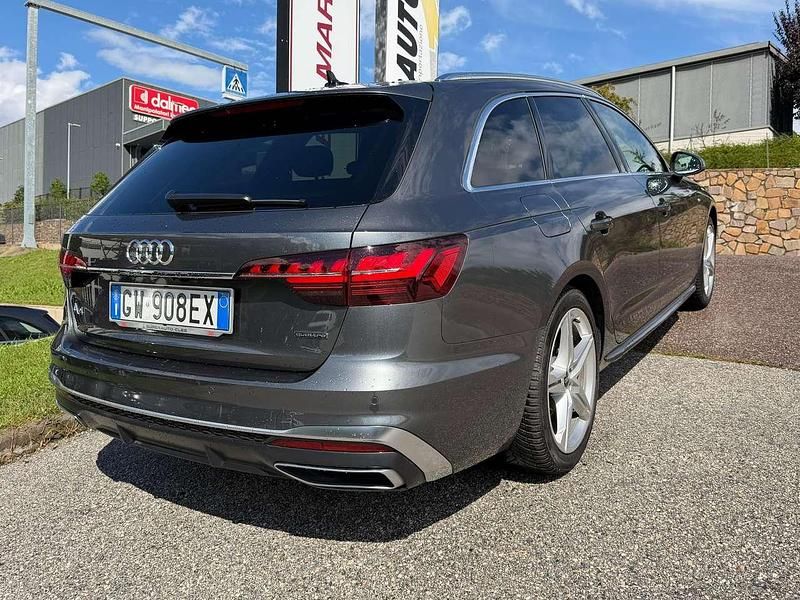 Usata Audi A4 S-Line 204 CV (150 kW) 2024 Grigio Station wagon