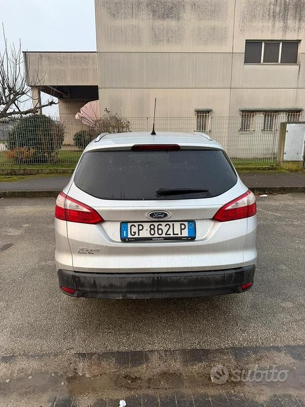 Usata Ford Focus Titanium 115 CV (84 kW) 2013 Grigio Station wagon