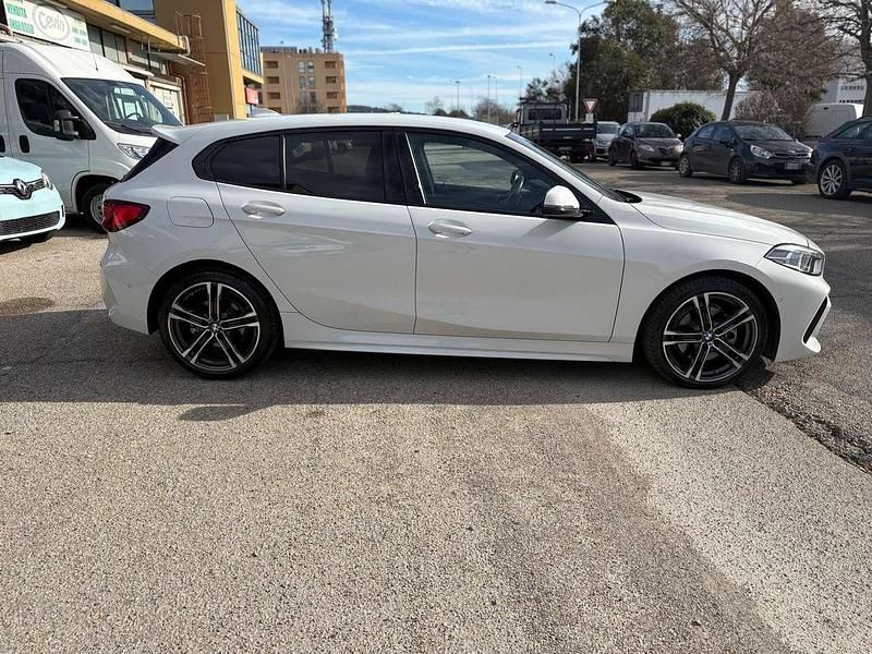 Usata BMW 118 M Sport 150 CV (110 kW) 2023 Bianco Utilitaria
